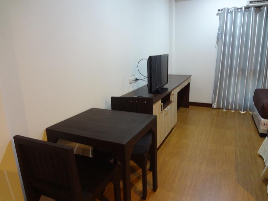 Sleep Tight Hotel Pantai Jomtien Luaran gambar