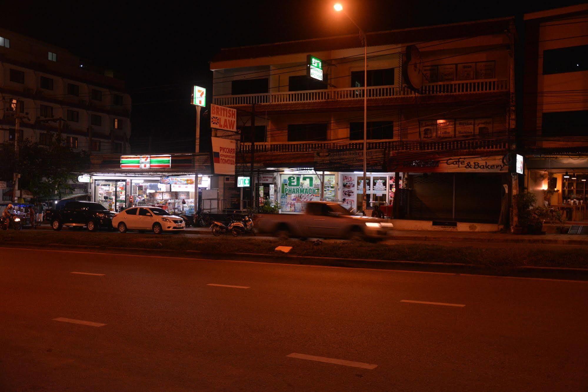 Sleep Tight Hotel Pantai Jomtien Luaran gambar